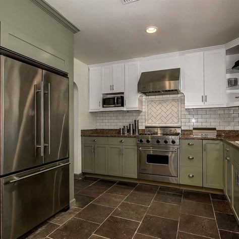 75 Slate Floor Kitchen Ideas You'll Love - January, 2023 | Houzz Green Kitchen Gray Floor, Kitchen Tile Floor With Black Countertop, New Kitchen Flooring Ideas, Dark Stone Floor Kitchen, Multi Color Slate Floor Kitchen, Dark Gray Floor Kitchen, Slate Floor Kitchen Green Cabinets, Dark Grout Kitchen Floor, Brown Kitchen Floor Tile