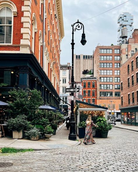 Soho Grand Hotel Nyc, Greenwich Village Nyc, York Things To Do, New York Neighborhoods, Soho Ny, New Urbanism, Visiting Nyc, New York Aesthetic, Go To New York