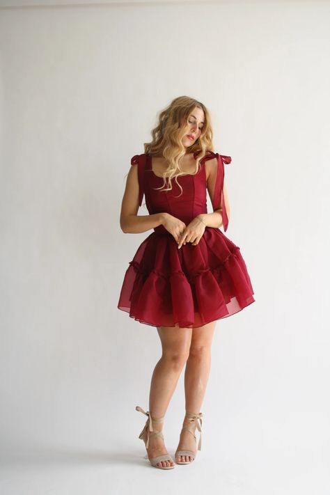 Wild Rose & Sparrow - a fairytale you can wear Mini Dress With Pockets, Unique Red Homecoming Dresses, Christmas Day Dress, Dresses To Wear To A Party, Red Dress With Roses, Christmas Dress Aesthetic, Mulan Rouge, Red Heels Dress, Event Fits