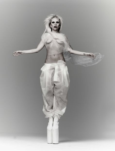 Lady Gaga Lady Gaga Photoshoot, Rick Genest, Lady Gaga Fashion, Grace Coddington, Patricia Field, Lady Gaga Photos, Lady Gaga Pictures, 인물 사진, American Singers