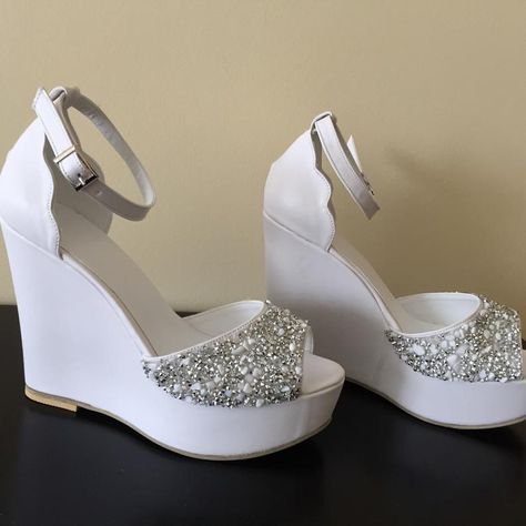 Wedding Shoes Heels White, Bride Shoes Wedges, Wedge Sneakers Outfit, Wedding Shoes Ivory, Bridal Sandals Heels, Bridal Shoes Wedges, White Wedge Shoes, Bridal Wedges, Wedding Platform