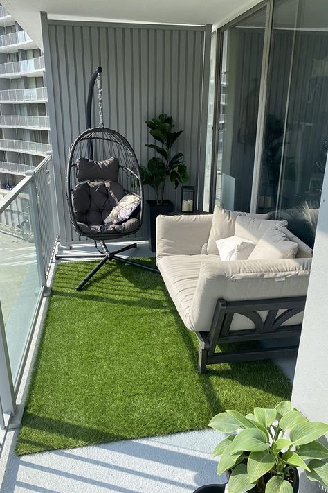 Simple Apartment Patio Ideas, Apartment Terrace Decor, Apartment Patio Ideas First Floor, Cute Balcony Decor, Balcony Ideas Black, Black Balcony Decor, Small Outdoor Patio Ideas Apartment Tiny Balcony Spaces, Apt Patio Ideas, Balcony Decor Ideas For Apartments