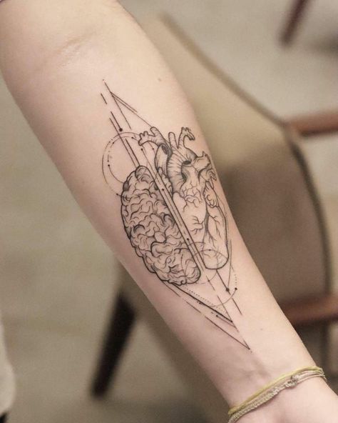 Brain Tattoos, Science Tattoo, Brain Tattoo, Muster Tattoos, Geometric Tattoo Design, Tattoo Style Drawings, Cute Tattoos For Women, Discreet Tattoos, Subtle Tattoos