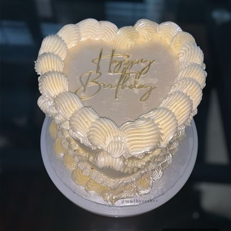 Pearl white vintage heart cake 🤍 #cakeart #vintage #heartcake #vintageelegance #CakeDecorating #CakeInspiration #WeddingCake #CakeDesign #EdibleArt #BakingLove #SweetTreats #DessertLovers #FoodArt #InstaCake #heartcake #vintagecake #lambethcake #cakehearts #cakelove #cakemaker #cakeinspo #engagementpartycake #cakelove #cakecakecake #prettycakes #simplecake #buttercreampiping #buttercreamcakes #cakepiping #cakestyle #cakelove White Love Heart Cake, White Vintage Heart Cake, Love Heart Cake, Vintage Heart Cake, Engagement Party Cake, Quince Cake, Cake Piping, Cake Makers, Fashion Cakes