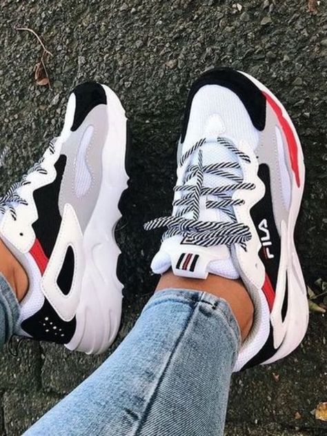 Chunky Tennis Shoes, Shoes Sneakers High Tops, Sneaker Outfits, Shoes Chunky, Dad Shoes, Fresh Shoes, Cute Sneakers, Hype Shoes, Aesthetic Shoes