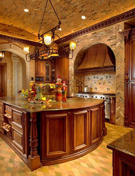 Tuscan Kitchen Design, Mediterranean Kitchen Design, Old World Kitchens, Mediterranean Kitchen, Country House Design, Tuscan Design, Tuscan Kitchen, Mediterranean Home Decor, Tuscan House