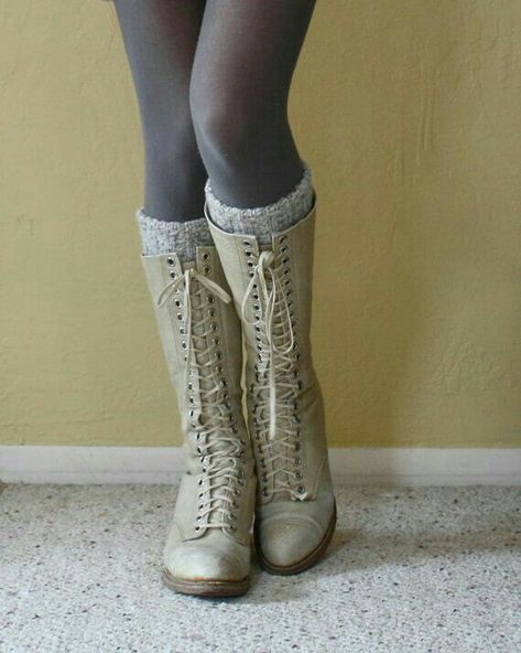 Boots With Tights, Granny Boots, Mode Shoes, Dr Shoes, Madden Boots, Knee High Socks, Pretty Shoes, Dream Shoes, Nubuck Leather