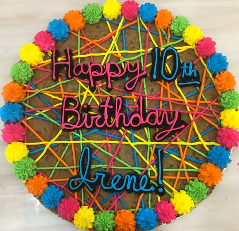 Labor Day Cookie Cake Ideas, Birthday Message Cookies, Cute Cookie Cake Designs Birthday, Cookie Cake Birthday Designs, Summer Cookie Cake Designs, Cookie Cake Decorating Ideas Birthdays, Simple Cookie Cake Designs, Cookie Cakes Decorated, Cute Cookie Cake Designs