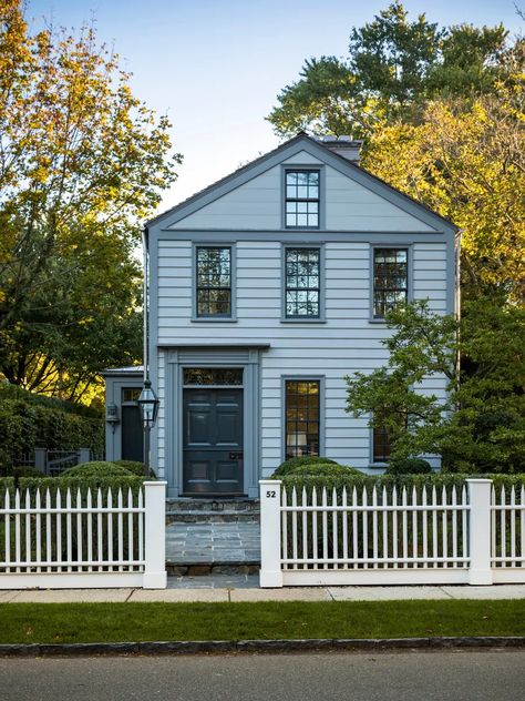 Property in Sag Harbor | Out East Steven Gambrel, Colonial Revival House, Harbor House, Guest Cottage, New York Apartment, Building A New Home, Sag Harbor, Low Ceiling, Blue House