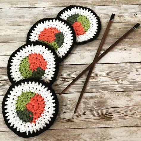 CROCHET PATTERN, Sushi Coasters, California Roll - Etsy Canada Crochet Cup Coaster, California Roll, Confection Au Crochet, Crochet Coaster Pattern, Crochet Design Pattern, Crochet Food, Beginner Crochet Projects, Crochet Home Decor, Cup Coaster