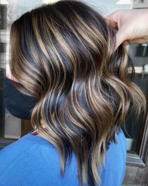 Caramel Hair Color Ideas, Black Hair Pale Skin, Dark Brown Hair With Blonde Highlights, Caramel Hair Color, Dark Brown Hair With Highlights, Short Dark Brown Hair, Hair Black Hair, Hair Pale Skin, Blonde Highlights On Dark Hair