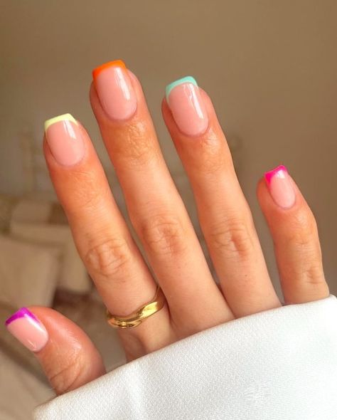 Bright French tip manicure. Summer Manicure, Nail Forms, Neon Nails, Stick On Nails, False Nail, French Tip Nails, Nail Designs Summer, Nail Accessories, Nail Kit