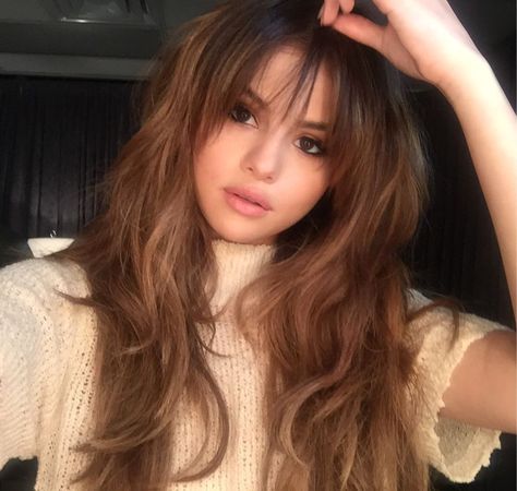 Long Hair With Bangs | Metro.Style Selena Gomez Hair, Long Hair Trends, Long Face Hairstyles, Face Shape Hairstyles, Messy Short Hair, Medium Long Hair, Long Hair With Bangs, Bun Hairstyles For Long Hair, Long Hair Girl