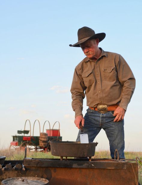 Chuck Wagon Cooking, Kent Rollins Recipes, Cajun Spice Recipe, Cowboy Kent Rollins, Cajun Gumbo, Kent Rollins, Blueberry Rhubarb, Yummy Pie Recipes, Blossom Cake