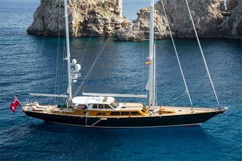 Classic Yachts For Sale, Water Transport, Luxury Sailing Yachts, Cruise Italy, Sailing Yachts For Sale, Yatch Boat, Boat Galley, Classic Sailboat, Mega Yachts