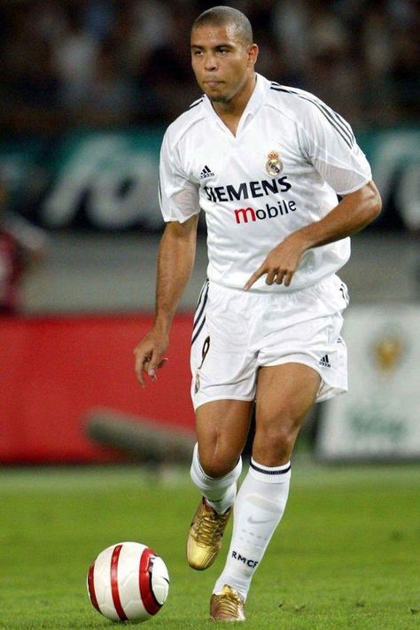 EL 11 TITULAR FANTÁSTICO | MURANO SPORTS Ronaldo Nazário (@Ronaldo) – Real Madrid C.F. (@realmadrid) #ronaldo #brasil #realmadrid #sports #football #soccer #fútbol Brazilian Ronaldo, Ronaldo Inter, Ronaldo R9, Ronaldo Brazil, Ronaldo 9, Real Madrid Football Club, Ronaldo Photos, Ronaldo Pictures, Legends Football