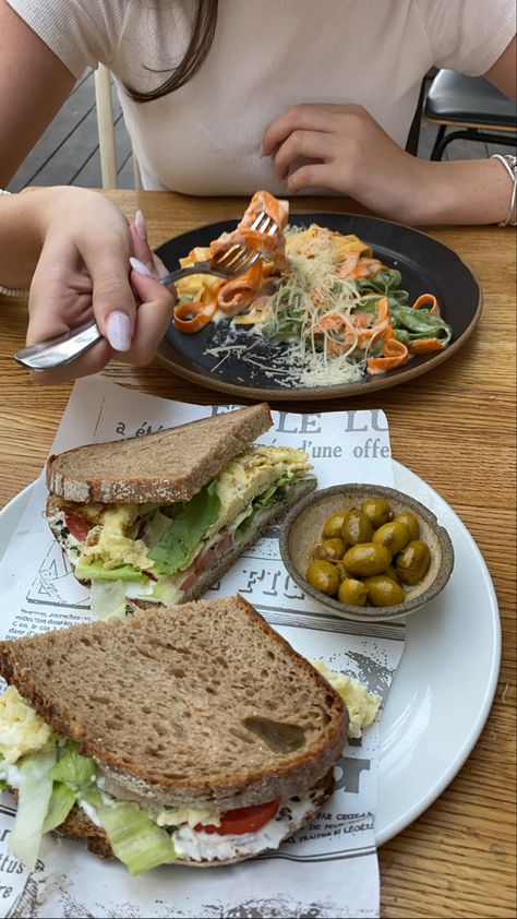 Lunch Fake Story, Meal Snap, Durag Styles, Ideal Date, Food Date, Jun Yeol, Clean Breakfast, Hipster Background, Holiday Stories