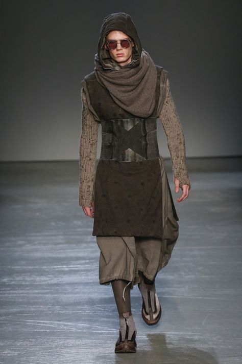 Boris Bidjan Saberi Fall 2018 Menswear Collection - Vogue Futuristic Clothing, Dystopian Fashion, Apocalyptic Fashion, Boris Bidjan Saberi, Menswear Fashion Show, House Remodel, Menswear Fashion, Menswear Collection, Fashion Show Collection