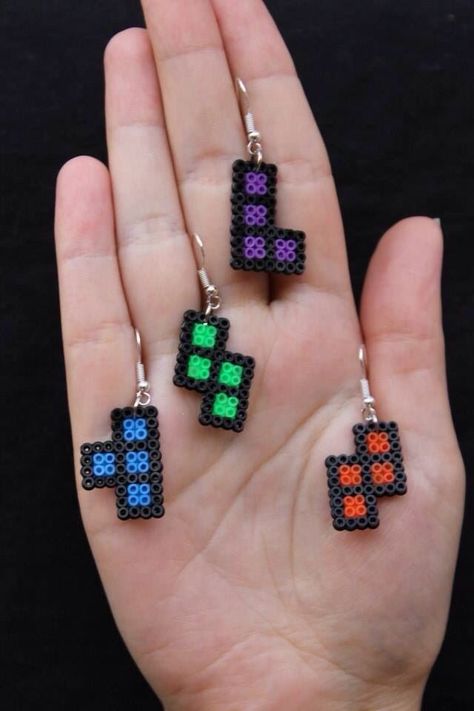 Melty Beads Ideas Cute, Perler Beads Earrings, Melts Beads, Parlor Beads, Perler Earrings, Mini Hama Beads, Hamma Beads Ideas, Easy Perler Bead Patterns, Pixel Beads