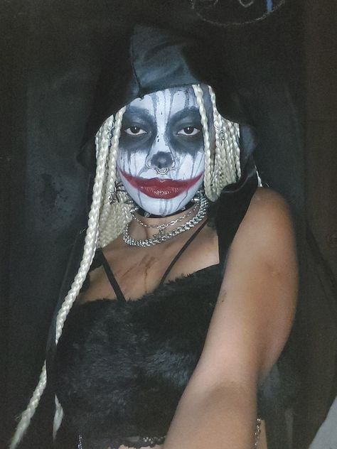 Lazy Halloween Makeup, Scary Pennywise Makeup, Playboi Carti Vamp Makeup, Play Boy Carti Makeup Halloween, Carti Halloween Make-up, Playboy Carti Style, Playboi Carti Makeup Halloween, Playboi Carti Halloween Costume, Easy Clown Makeup Scary