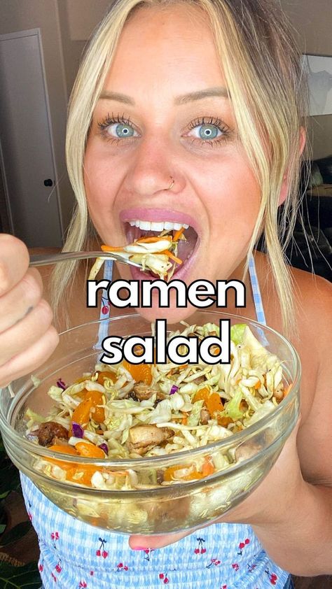 Ramon Noodles, Janelle Rohner, Chinese Coleslaw, Keto Salad Dressing, Noodles Ideas, Ramen Salad, Ramen Noodle Salad, Keto Salads, Keto Salad