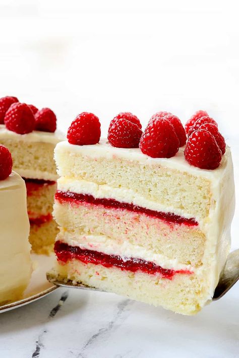 White Chocolate Cake Recipe, Sponge Cake Recipe Best, White Chocolate Cream Cheese Frosting, White Chocolate Raspberry Cake, Raspberry Cake Recipes, White Chocolate Cream, Strawberry Cream Cakes, Chocolate Cream Cheese Frosting, White Chocolate Strawberries