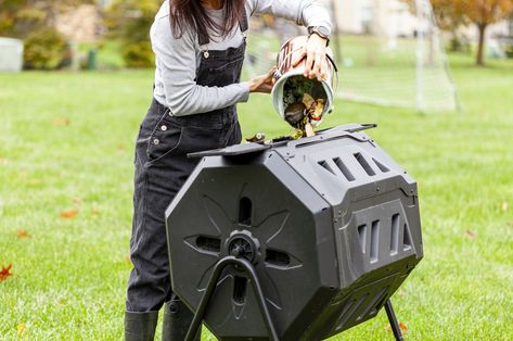 Diy Compost Tumbler, Compost Barrel, Compost Starter, Best Compost Bin, How To Start Composting, Tumbling Composter, Composting 101, Compost Tumbler, Diy Compost