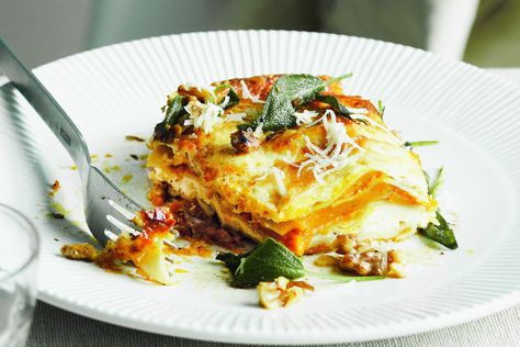 Pumpkin, sage and ricotta lasagne - yummy. This vegetarian pasta recipe has won over taste.com.au members for good reason! Eggplant Lasagna, Lasagne Recipes, Veggie Lasagna, Vegan Lasagna, Vegetarian Pasta Recipes, Vegetable Lasagna, Cashew Cheese, Vegetarian Pasta, Lasagna Recipe