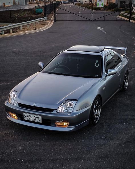 Honda Old Car, 1998 Honda Prelude, Honda Prelude Aesthetic, Honda Prelude Tuning, Honda Prelude 5th, Jdm Builds, Honda Sports Car, Honda Accord Sport, Jdm Honda