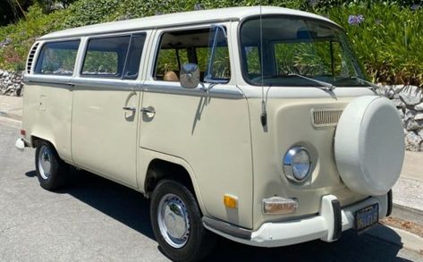 This 1971 VW Deluxe Bus features the rare factory sunroof. It is a tidy and solid survivor in search of a new home. #Volkswagen Volkswagen Bus, Cool Motorcycles, Barn Finds, Vw Bus, Bay Window, Paint Job, Another One, New Home, Volkswagen