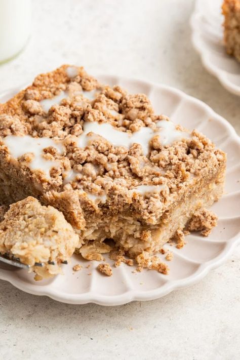 Coffee Cake Baked Oatmeal, Healthy Coffee Cake, No Bake Oatmeal Bars, Breakfast Oatmeal Recipes, Pumpkin Coffee Cakes, Oatmeal Cake, Fruit Salad Easy, Baked Oatmeal Recipes, Homemade Almond Milk