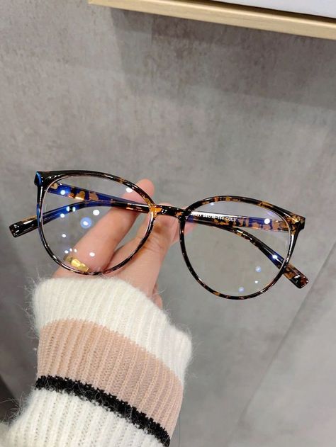 Specs Frames Women, Spectacles Women, Glasses For Oval Faces, Unique Eyeglasses, Cute Glasses Frames, Glasses For Round Faces, Classy Glasses, Glasses Frames Trendy, Glasses Inspiration