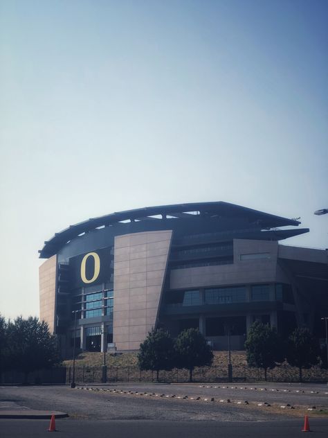 Oregon Autzen stadium Autzen Stadium, Oregon Football, Football Stadiums, Marina Bay, Marina Bay Sands, Pacific Northwest, North West, Big Ben, Oregon