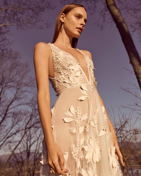 SUZANNE HARWARD on Instagram: “SOJOURN: A @farewellfiance editorial in upstate New York. Photography @viktornilsson” Make A Wedding Dress, Suzanne Harward, Making A Wedding Dress, Contemporary Bride, Large Scale Floral, Calico Fabric, Bridal Fabric, Ivory Bridal, A Wedding Dress