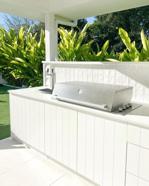 Outdoor Kitchen With Beer Tap, White Concrete Outdoor Kitchen, Outdoor Kitchen Coastal, L Shaped Alfresco, Vj Panelling Outdoor Kitchen, Tiled Bbq Area, Hamptons Outdoor Kitchen, Free Standing Outdoor Kitchen, Entertaining Area Outdoor