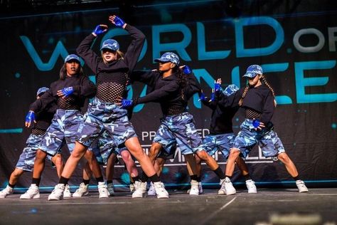 Hip Hop Dance Performance, Hip Hop Outfits Dancers, Dance Crew Outfits, Dance Team Clothes, Hiphop Dancer, Hip Hop Dance Outfits, Dance Costumes Hip Hop, Dance Comp, Dance Crew