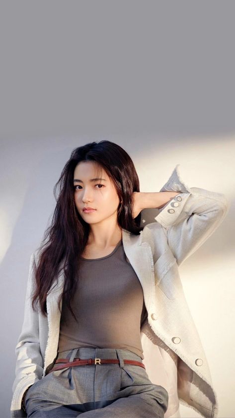 Kim Tae Ri Fashion, Kdrama Actress Wallpaper, Kim Tae Ri Revenant, Korean Actress Wallpaper, Kim Tae Ri Wallpaper, Kim Taeri Wallpaper, Kim Tari, Kim Tae Ri, Kim Taeri