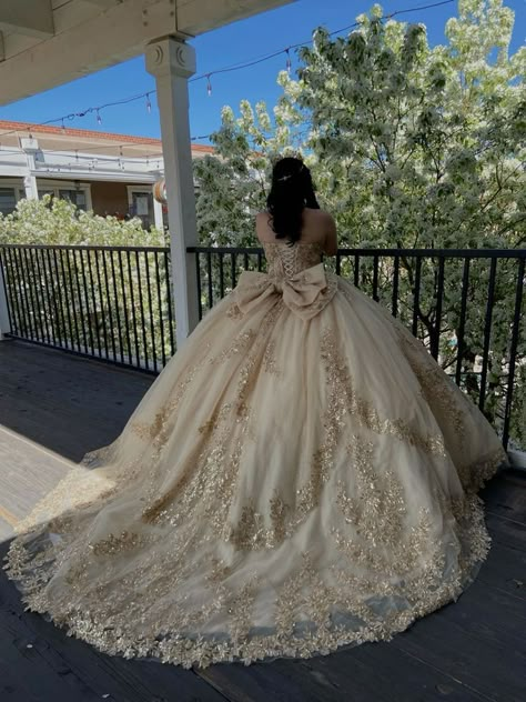 Quinceanera Dress Aesthetic, Gold Quince Dresses Quinceanera, Champagne Quinceanera Dresses Butterfly, Champagne Dress Sweet 16, Gold Wuince Dresses, Quince Wedding Dress, Gold Quinceanera Dresses Elegant, Quinceanera Dresses Champagne Gold, Champagne Quince Dress Quinceanera