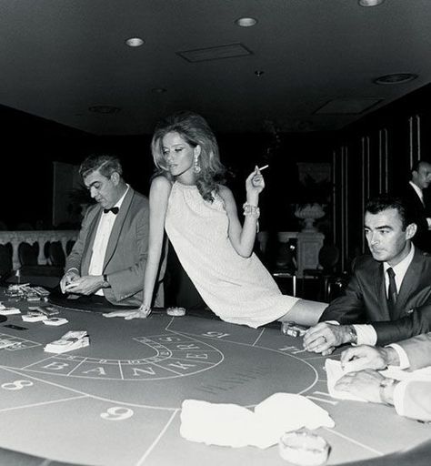 Franco Rubartelli, Bong Girl, 1967 Fashion, Mafia Wives, 007 Casino Royale, Old Vegas, Paris Vogue, Jerry Hall, Jean Shrimpton