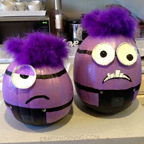 evil minion pumpkins Purple Minion Pumpkin, Minion Pumpkins, Minion Pumpkin Carving, Homemade Minion Costumes, Minion Painting, No Carve Pumpkin Ideas, Purple Minion, Minion Pumpkin, Purple Minions