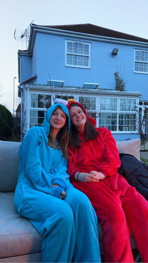 Matching Onsies Couple Halloween, Halloween Costumes Duo Onesies, Couple Halloween Costumes Onesie, Matching Onesies For Best Friends, Duo Halloween Costumes Onesies, Halloween Costumes Comfy, Halloween Costume Onsie, Matching Onesies For Couples, Comfy Halloween Costumes