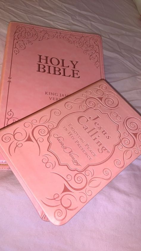 Pink Bible, H R, Christian Content, Cute Bibles, Comforting Bible Verses, Creative Bookmarks, Inspire Bible Journaling, Bible Study Notebook, Christian Bible Study