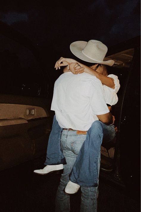 Western Boots Outfit, Cowboy Romance, Cowboy Aesthetic, Country Couples, Cowgirl Aesthetic, The Love Club, Couple Aesthetic, Cowboy Hat, Couples Photoshoot