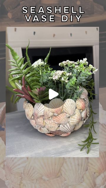 Rosa Enid on Instagram: "Seashell Vase DIY 🐚  Here’s a fun and easy way to display your seashell collection!   I used a balloon to help me glue the seashells together in the form of a vase. Once I was done and the glue was dried I popped the balloon and the vase was ready!😊  #seashells #summerhomedecor #springbreakideas #easydiy #beachvibes #diyideas" Shell Vase Ideas, Seashell Vase Diy, Seashell Flower Pot, Seashell Terracotta Pots, Seashell Vase, Summer Home Decor, Diy Vase, The Balloon, Spring Break