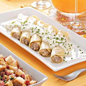 Sausage Crepes, Filled Crepes, Westminster Colorado, Crepe Recipe, Crepes Recipe, Country Gravy, Breakfast Crepes, Savory Crepes, Jimmy Dean