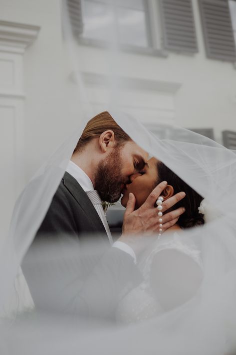 Veil Wedding Pictures, Veil Portrait, City Winter Wedding, Wedding Photography Shot List, Arrow Photography, Courthouse Wedding Photos, Under The Veil, Bride Pictures, Unique Bride