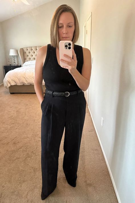 I used to be embarrassed of my body, but learning how to dress my broad shoulders has helped me be more confident. Here’s what I wish I knew sooner. Styles For Broad Shoulder Women, Broad Back Women, Tops For Large Chested Women, How To Dress Broad Shoulders Women, Shirts For Broad Shoulders Women, Tops For Wide Shoulders, Outfits For Small Chest Body Types, Tops For Broad Shoulders For Women, Wide Shoulders Women Outfits