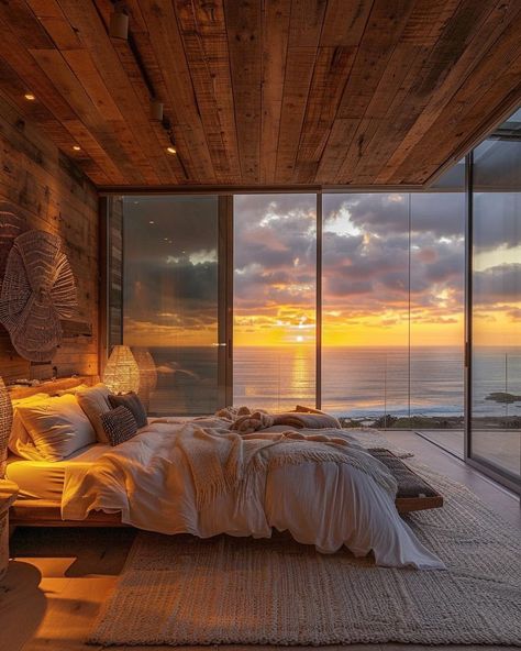 Attic Bedroom With Balcony, House With View Of Ocean, Home With Ocean View, Dream House Near The Sea, House In Front Of The Sea, House Near Ocean, Beach Rich Aesthetic, Rich People Bedrooms, Sydney Beach House