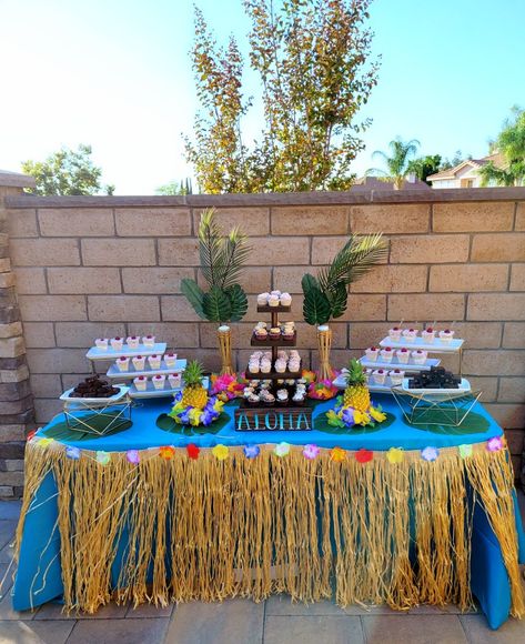 Tropical Party Dessert Table, Island Theme Dessert Table, Hawaiian Party Dessert Table, Hawaiian Party Food Desserts, Luau Party Dessert Table, Tropical Desserts Luau Party, Hawaiian Theme Dessert Table Ideas, Luau Candy Table Ideas, Hawaiian Dessert Table