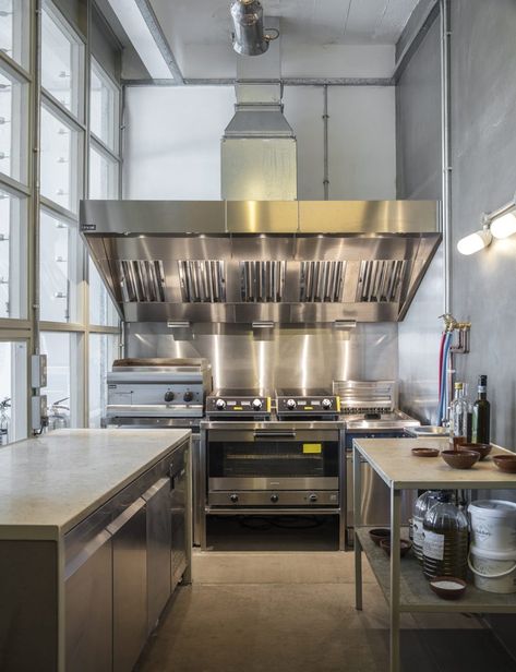 Two London legends team up on a design-and-dine destination in East London Professional Kitchen Restaurant, Professional Kitchen At Home, Wet Kitchen, Kitchen Steel, Commercial Style Kitchen, Communal Space, Community Kitchen, Decor Kitchen Ideas, Communal Kitchen